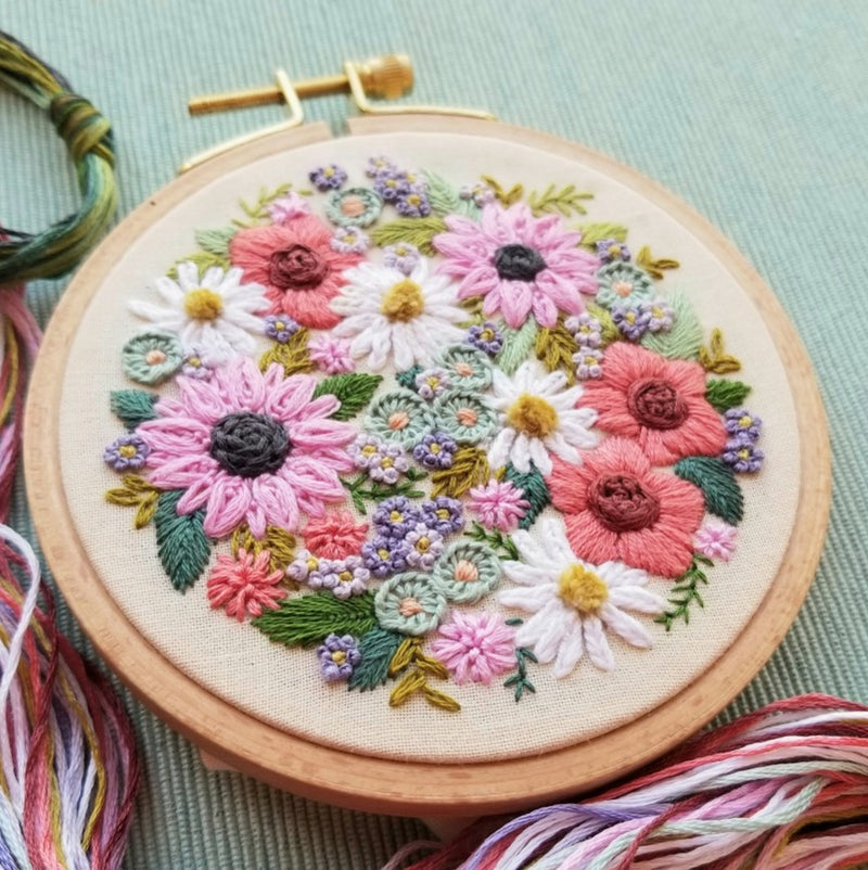 EMBROIDERY SAMPLER KIT WILDFLOWER