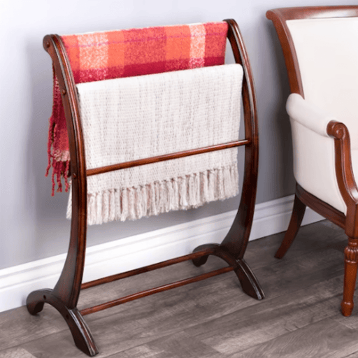 Blanket Stand Nathaniel - The Shops at Mount Vernon