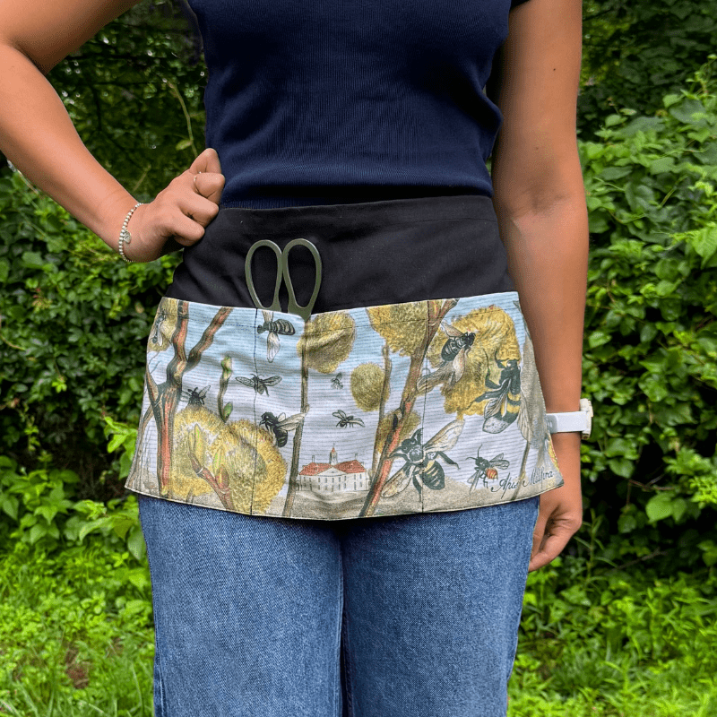 Mount Vernon Garden Bee Apron - The Shops at Mount Vernon