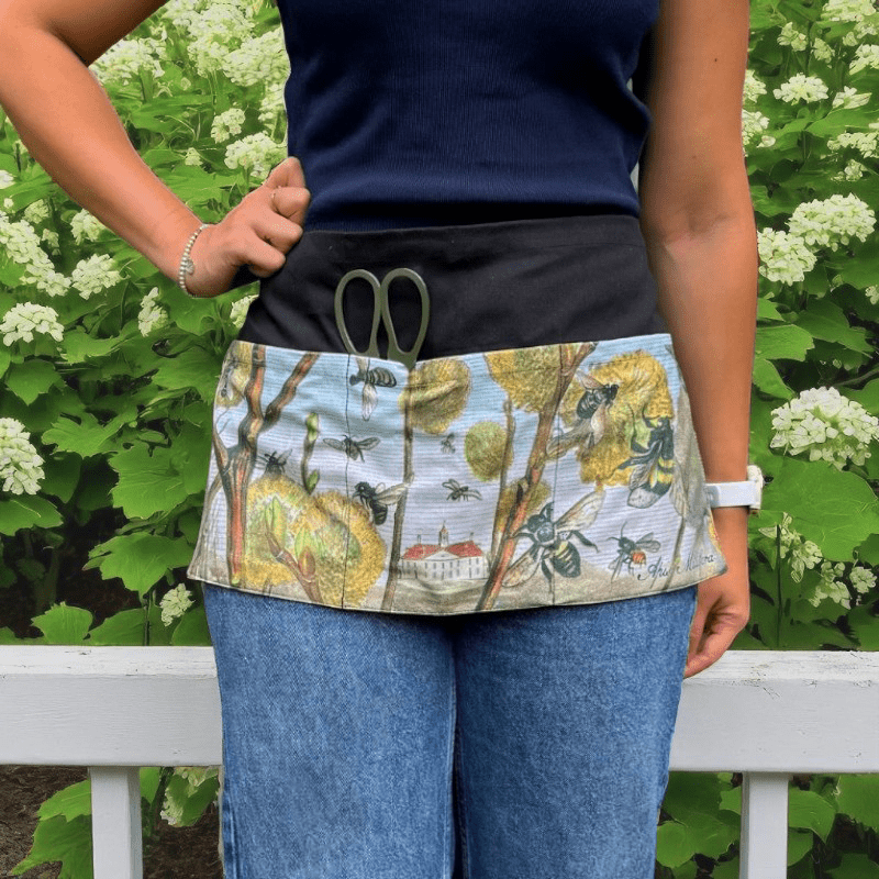 Mount Vernon Garden Bee Apron - The Shops at Mount Vernon
