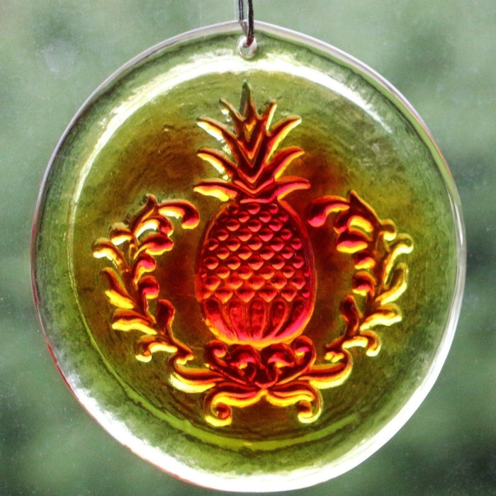 Colonial Pineapple Suncatcher - BLENKO GLASS COMPANY - The Shops at Mount Vernon