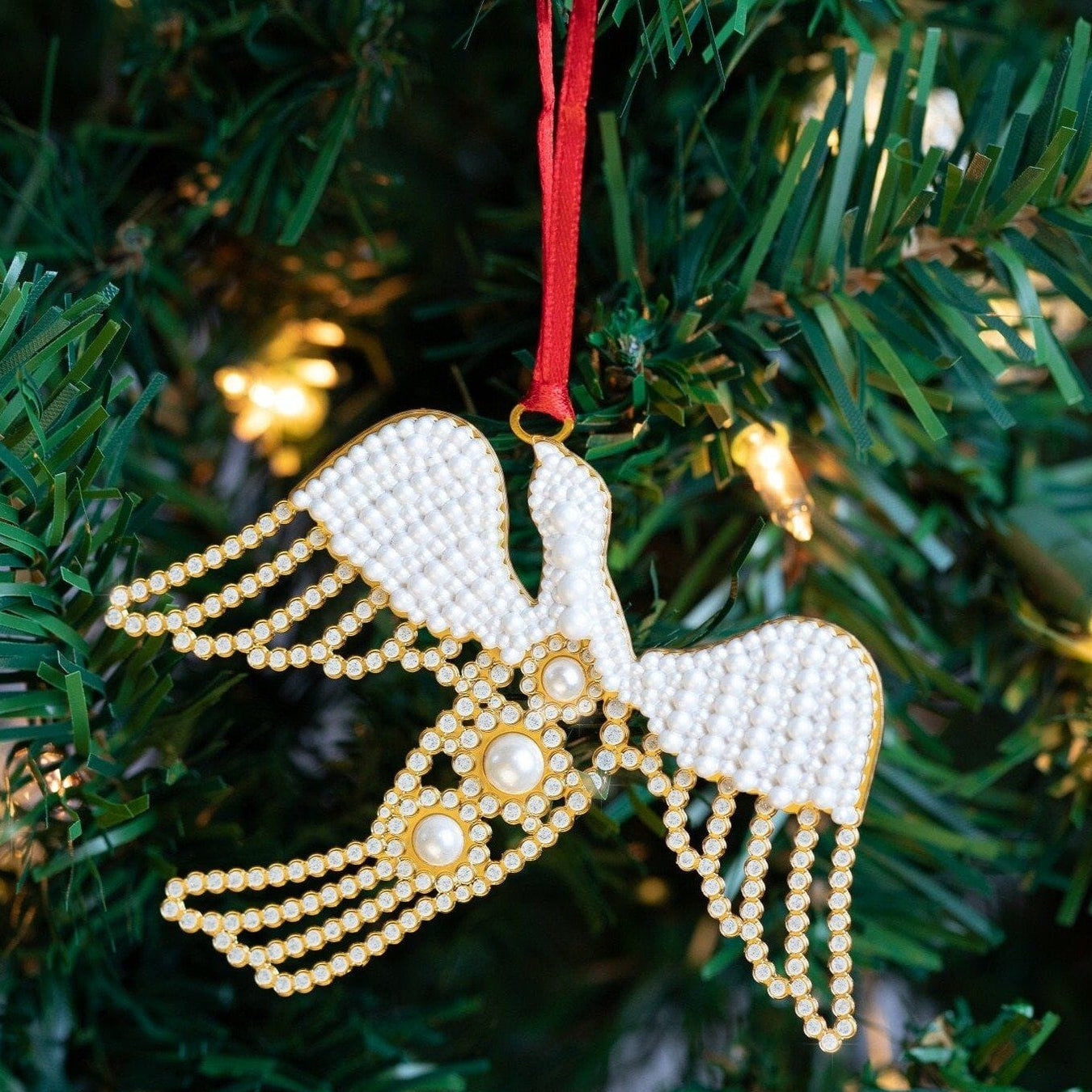 Martha's Pearl Dove Ornament - DESIGN MASTER ASSOCIATES - The Shops at Mount Vernon